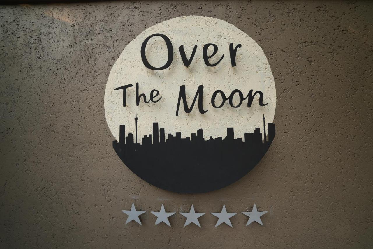 Over The Moon Guesthouse Γιοχάνεσμπουργκ Εξωτερικό φωτογραφία