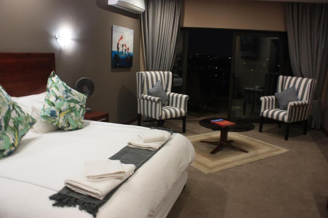 Over The Moon Guesthouse Γιοχάνεσμπουργκ Εξωτερικό φωτογραφία