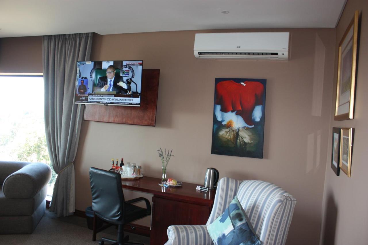 Over The Moon Guesthouse Γιοχάνεσμπουργκ Εξωτερικό φωτογραφία