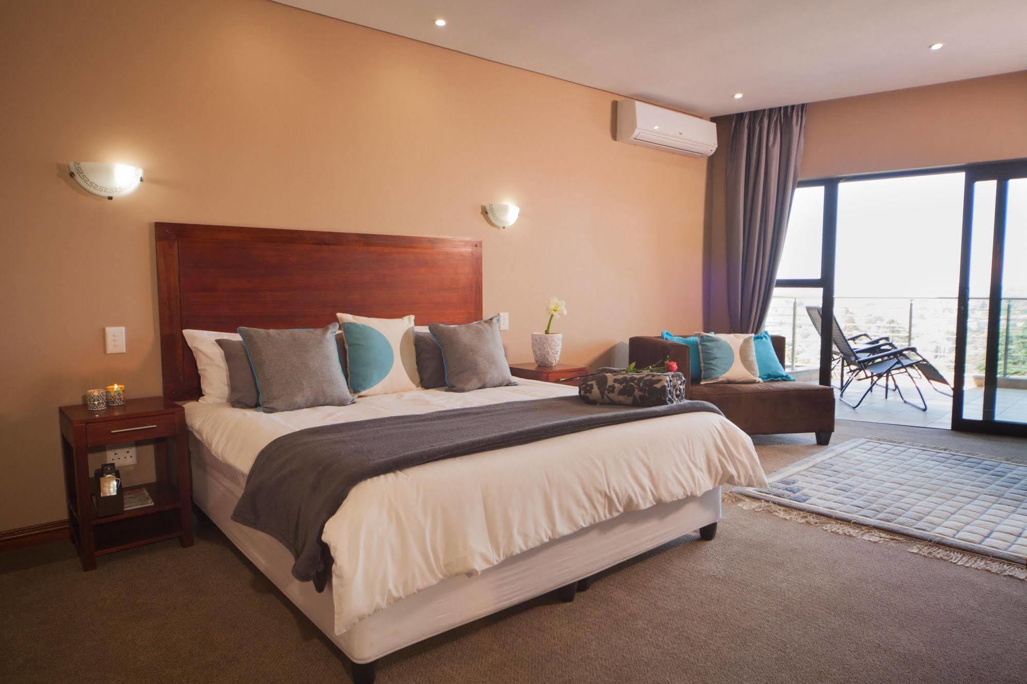 Over The Moon Guesthouse Γιοχάνεσμπουργκ Εξωτερικό φωτογραφία